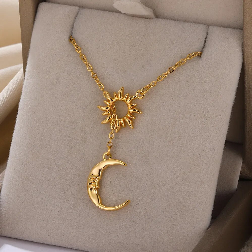 Elara Necklace